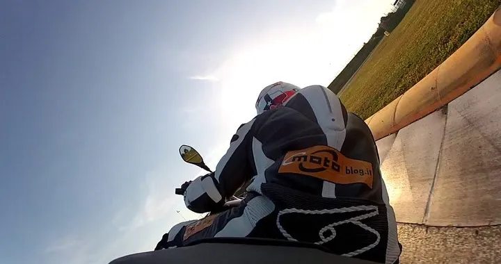 Maxi naked test teaser