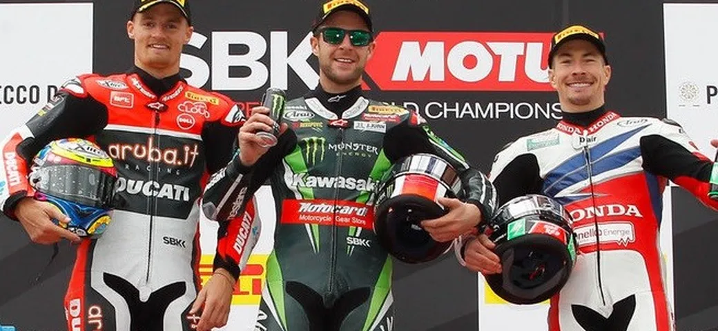 SBK Assen 2016, Gara-1: Rea vince su Davies e Hayden, 4° Camier con la MV F4