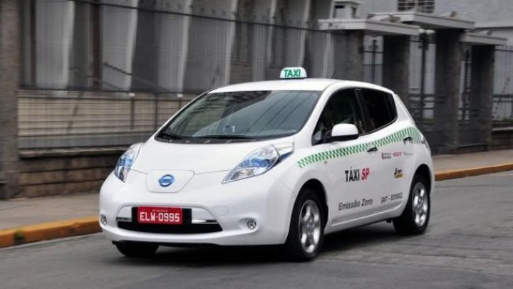 Nissan Leaf, in Brasile via al progetto pilota per i taxi elettrici a San Paolo