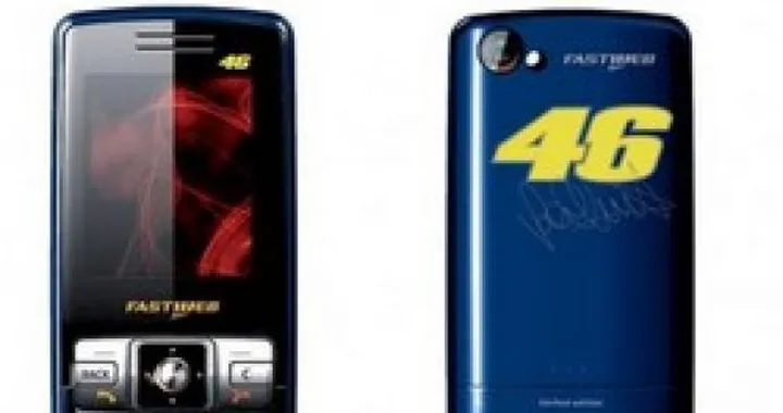 Idee per Natale: cellulare Fastweb firmato Valentino Rossi