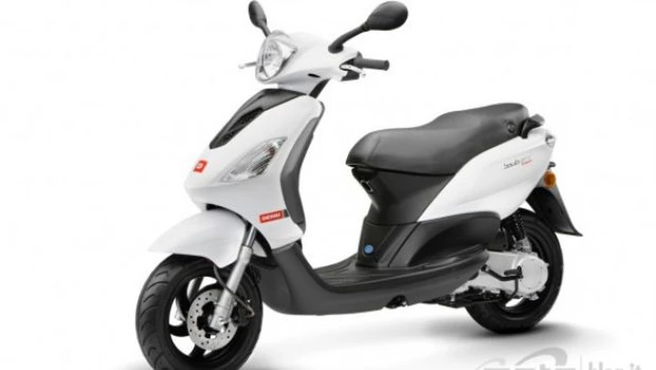 Derbi Boulevard 50cc 2T e 125cc 4T: facile, comodo e divertente