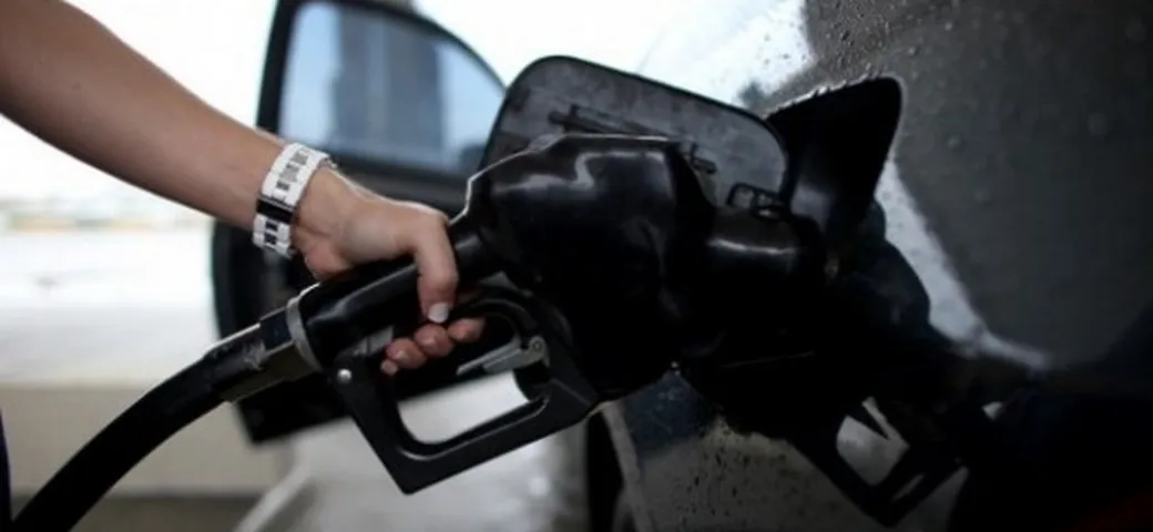 Prezzi benzina: a Milano la media è di 1,609 euro/litro per la verde