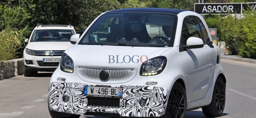 Smart Brabus 2016: foto spia su strada