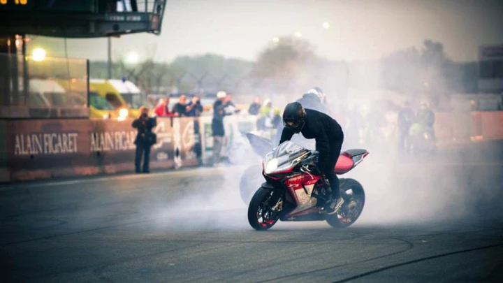 MV Agusta F3 675 Experienced Only per il freestyler francese Thibaut Nogues