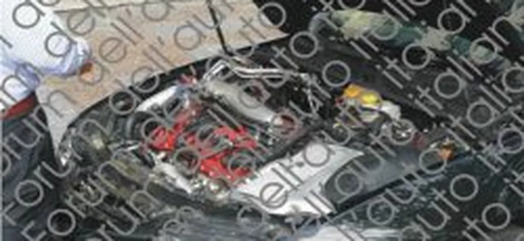 Alfa 159 GTA - foto spia di un muletto