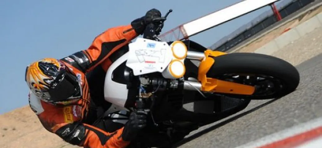 EBR 1190 Typhon: primo assaggio di pista per la naked di Erik Buell
