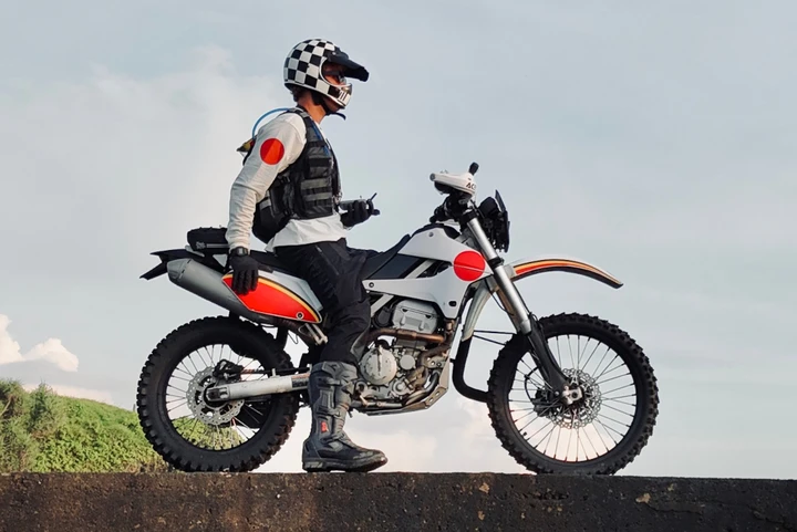 Kellyx: la KLX250S custom per l'avventura estrema