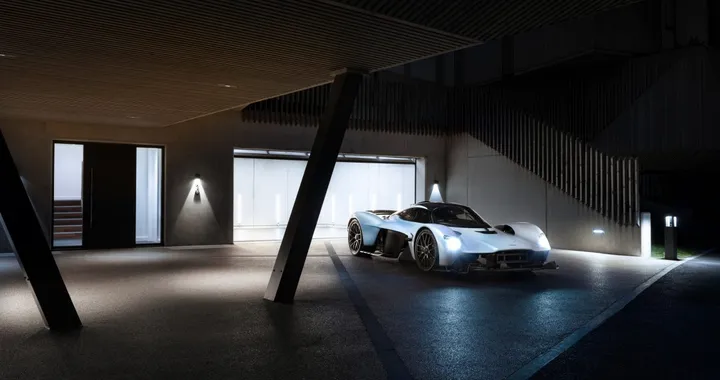 Pilota di F1 acquista l'Aston Martin Valkyrie: la vende dopo 160 km