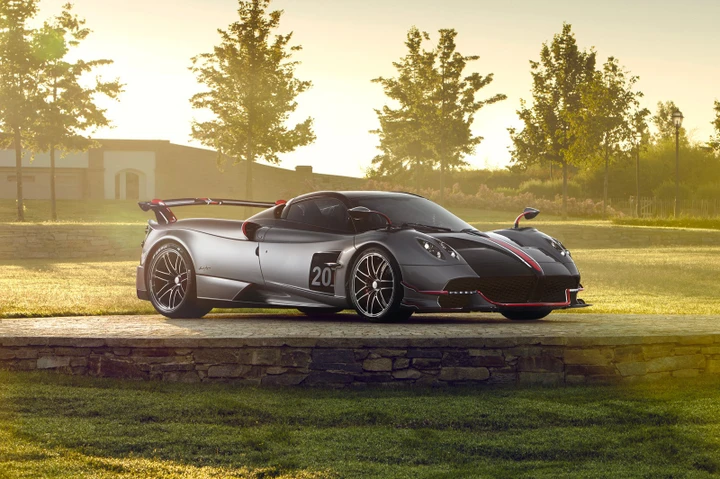 10 supercar scoperte per l'estate dei ricchi