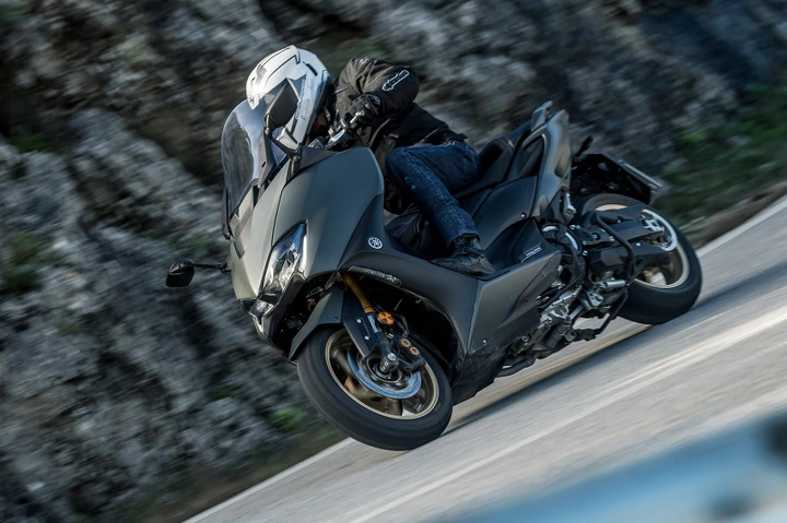 Yamaha TMAX 560 2020: la prova su strada (VIDEO)