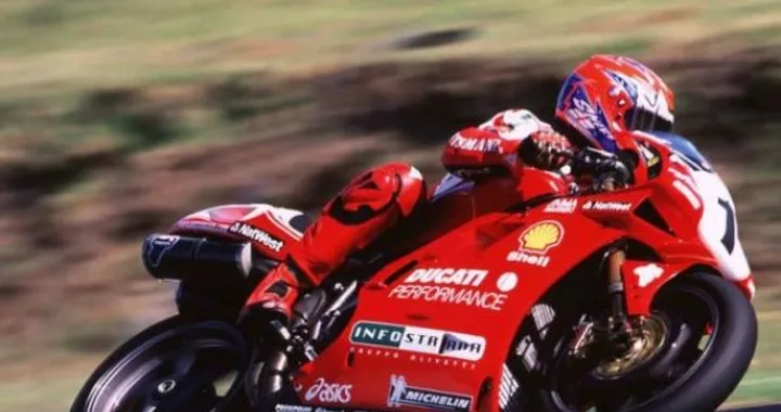 Carl Fogarty ritorna in Superbike... come commentatore Tv