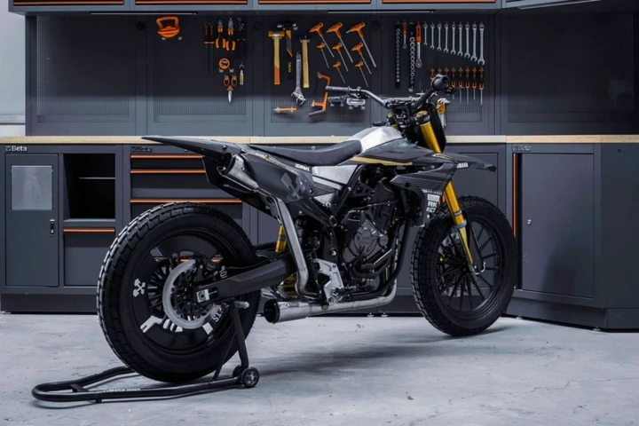Yamaha Ténéré 700 estrema: perde 47 kg e diventa flat tracker