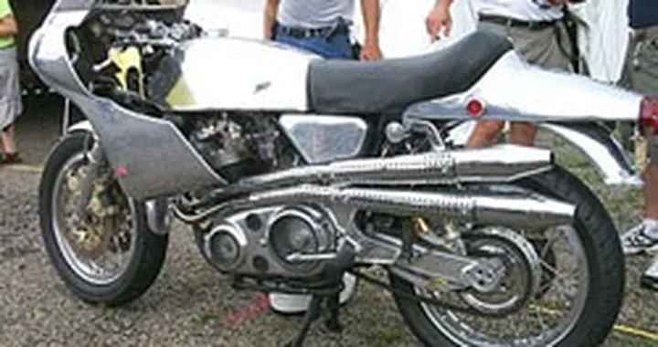 Norton Commando in alluminio