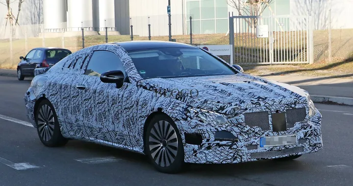 Foto spia Mercedes Classe E Coupè