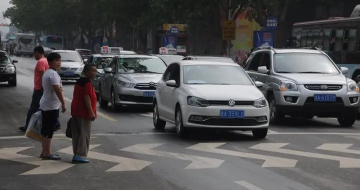 Cina: perché alcuni automobilisti investono di proposito i pedoni?