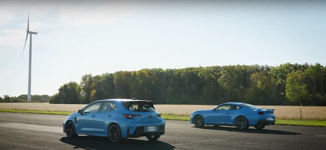 Ford Mustang GT VS Toyota GR Corolla: sfida all'ultimo cavallo [VIDEO]