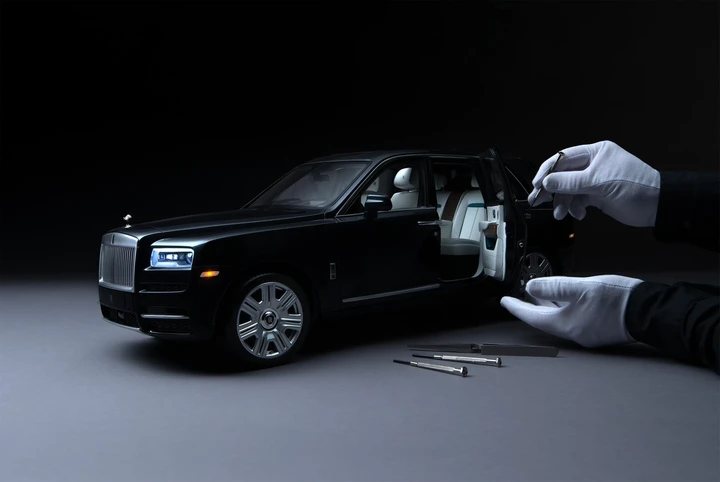 Rolls-Royce Cullinan: incredibile replica in scala 1:8