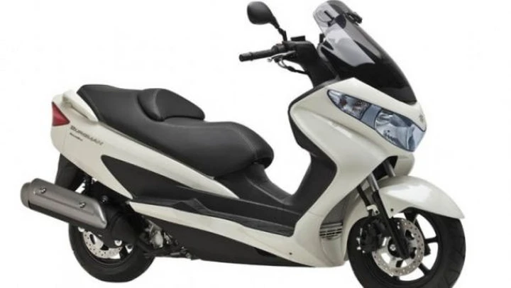 Novità 2011: Suzuki Burgman Racing 125 e Burgman Executive 125/200