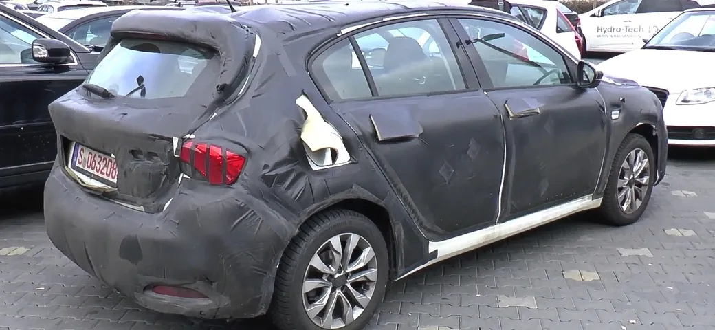 Fiat Tipo 2016: foto e video spia della 2 volumi