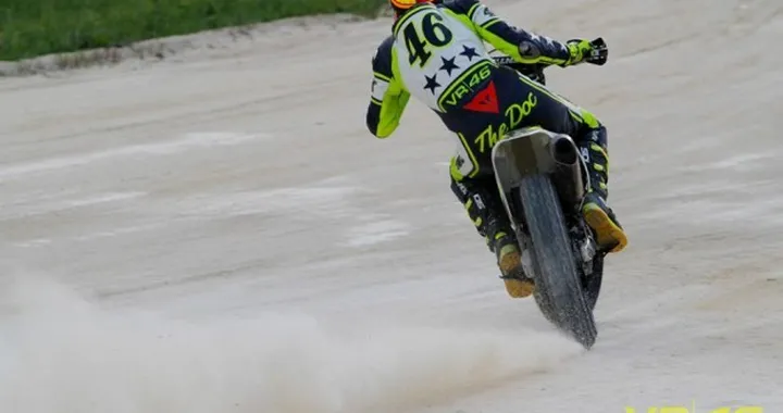 Rossi sfida Marquez al "Motoranch"