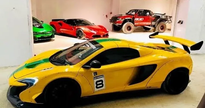 Garage di lusso in Pakistan