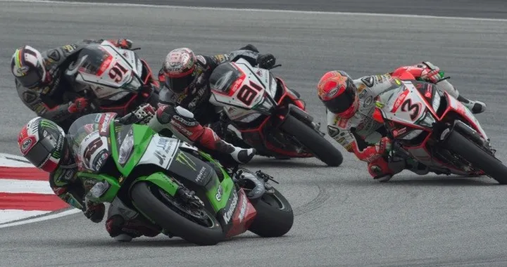 SBK Qatar: Biaggi sfida le Kawasaki nell'ultimo atto