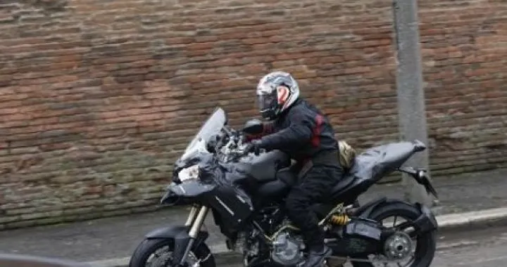 Altre foto spia della Ducati 1098 Multistrada