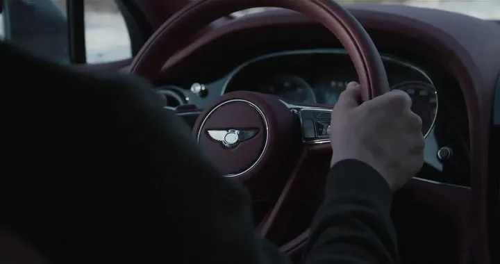 Bentley Bentayga: video teaser sulla neve