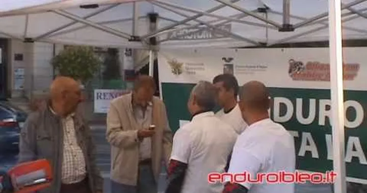 Puliamo il Bosco.wmv