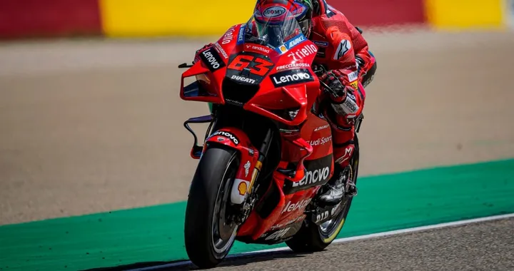 MotoGP, Misano 2 2021: quarta pole consecutiva per Bagnaia. In prima fila anche Luca Marini