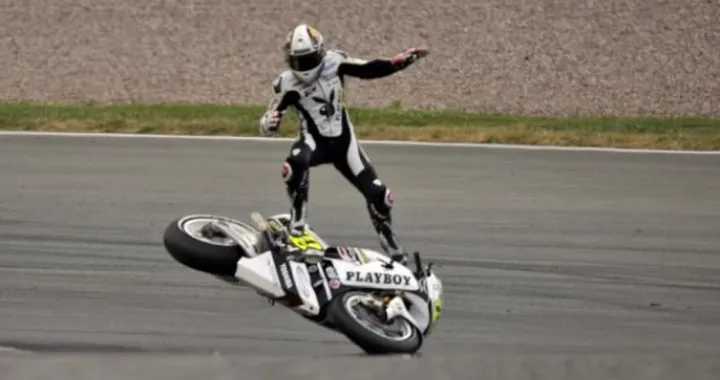 MotoGP, Sachsenring: Frattura di tibia e perone per Randy De Puniet. Sospetta frattura della vertebra C7 per Espargaro