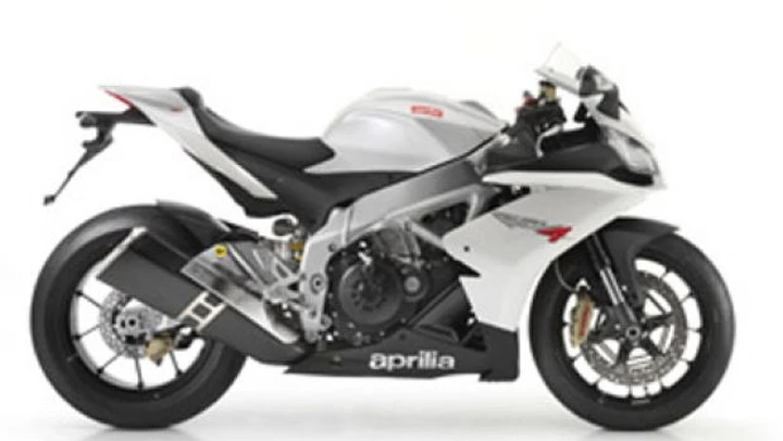 L' Aprilia RSV4 R verrà presentata ad Imola il prossimo weekend