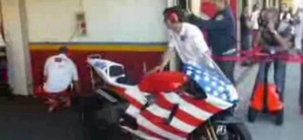Hayden in sella alla Ducati Desmosedici, il video