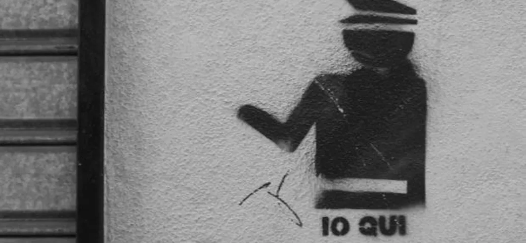 Poliziotti italiani sconfinano in Svizzera per un inseguimento: gli fanno il test del palloncino.