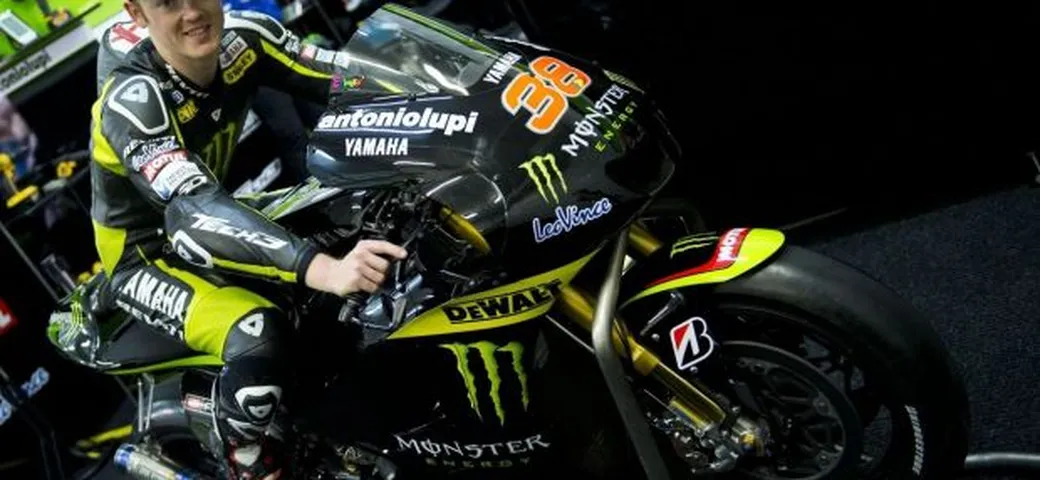 MotoGP: Bradley Smith si prepara al 2013 correndo con una R1 in Qatar