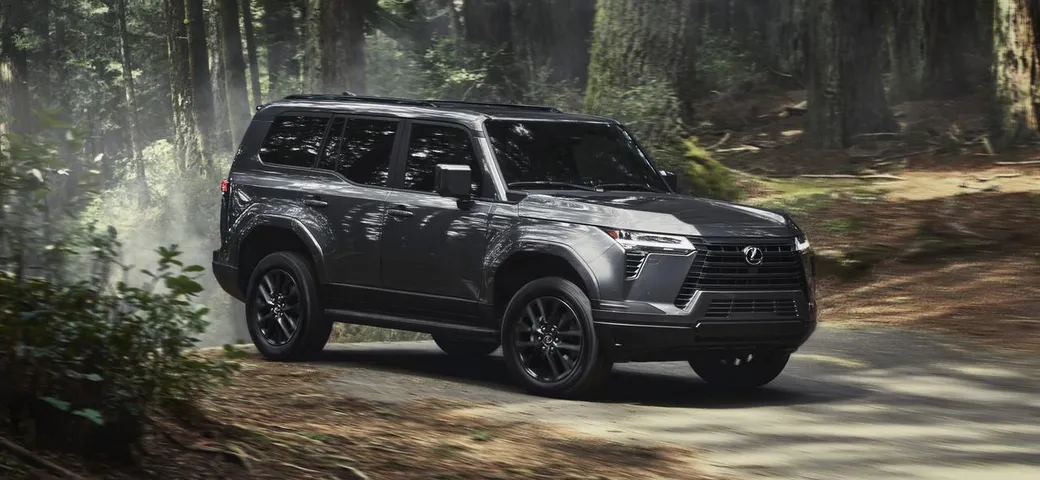 Nuovo Lexus GX: lusso ed eleganza in un SUV adatto anche all’off-road [FOTO e VIDEO]