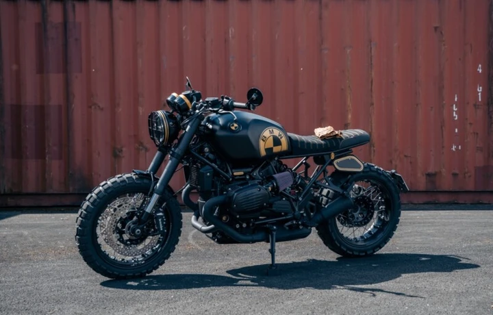 BMW R12 Classic Heritage: la custom FCR che esalta il boxer tedesco
