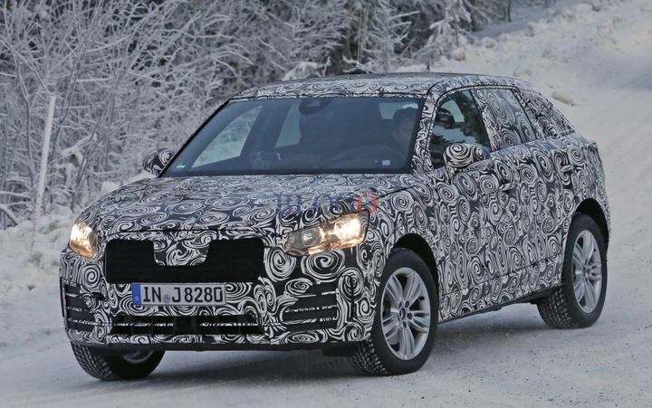 Audi Q2: foto spia sulla neve