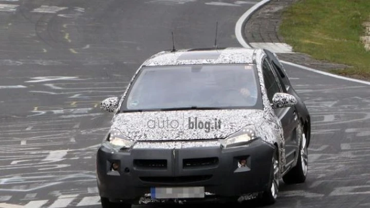 Foto spia Opel Adam