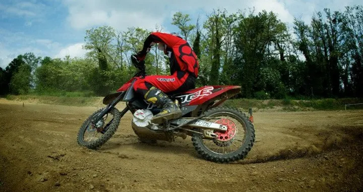 Electro Riding eXperience con la Tacita T-Race