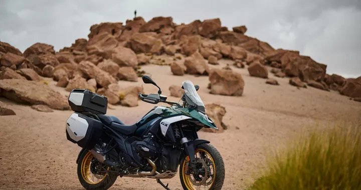 BMW R 1300 GS: il brand svela il sistema di valigie Vario [FOTO]