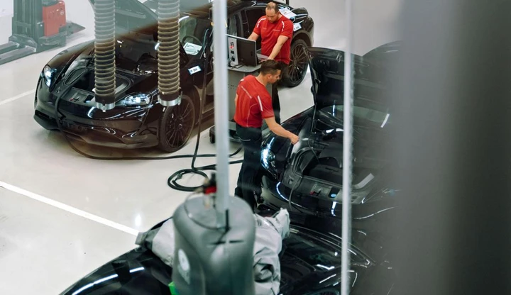 Porsche elettrica: raddoppiata la produzione della Taycan