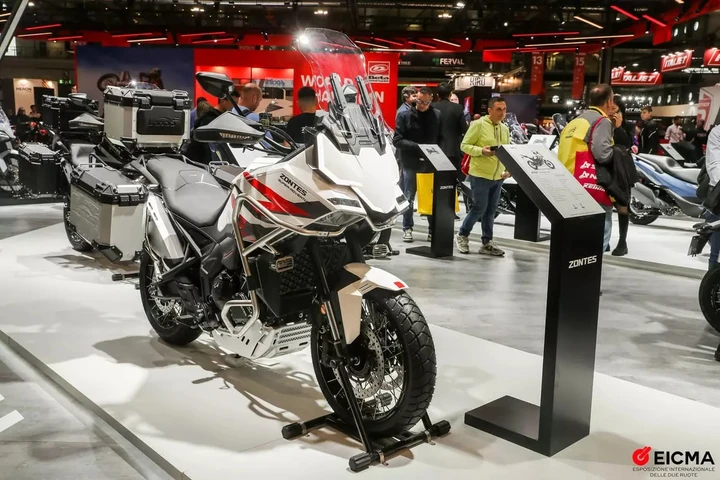Zontes 703F: la rivoluzione crossover con il nuovo motore tre cilindri