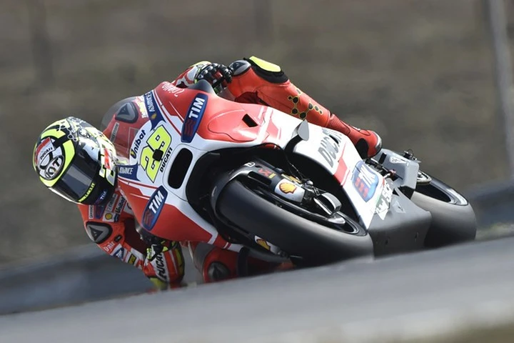 MotoGP Brno, Iannone 4° in qualifica: 