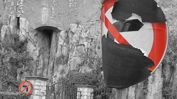 Sicurezza stradale: la segnaletica causa il 30% degli incidenti