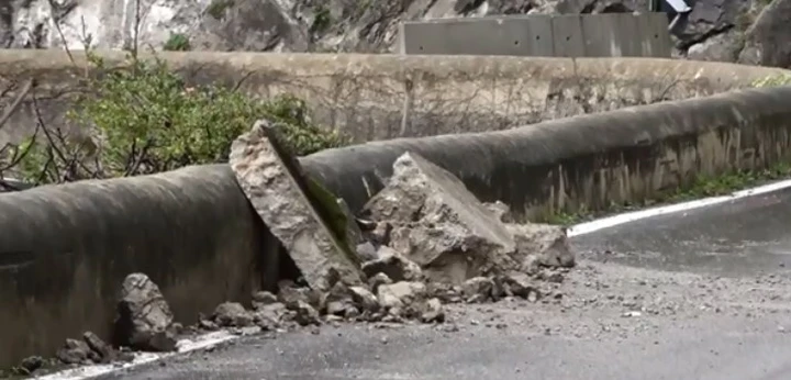 L'ennesima frana mette in ginocchio la Costiera Amalfitana