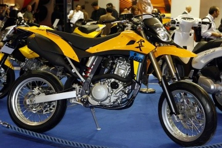 Eicma 2007: Hyosung RX450, enduro o supermotard?