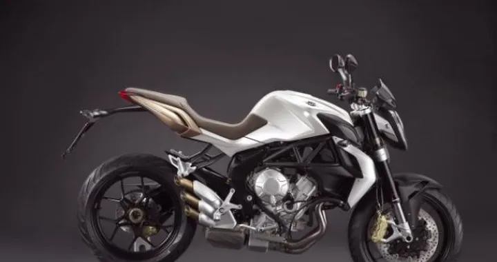 MV Agusta Brutale 675 2012: 115 CV per 163 kg