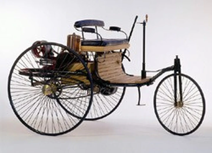 L'automobile compie 120 anni