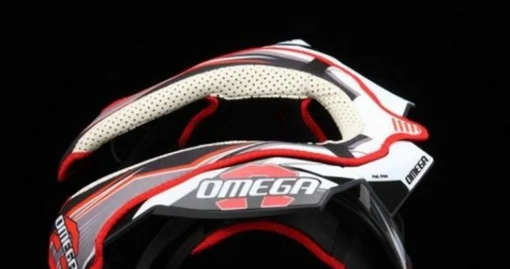 Abesport: neckbrace Omega e stivale Jett